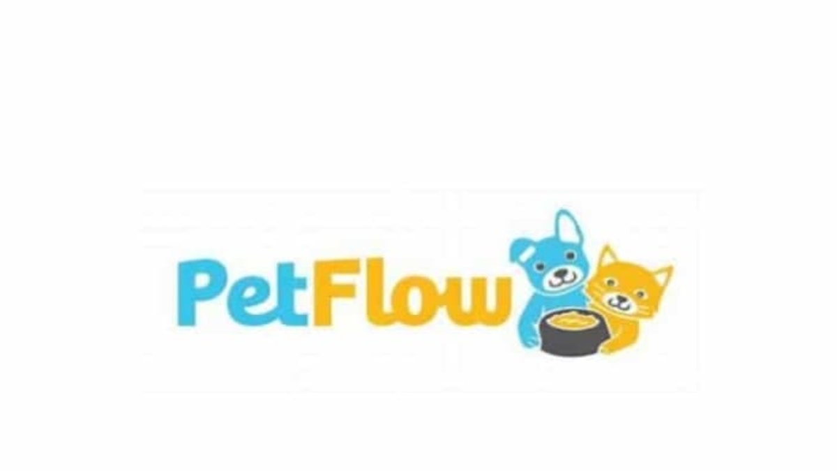 PetFlow logo featuring a blue dog and an orange cat smiling and holding a bowl of pet food, with “PetFlow” written beside them in blue and yellow letters.